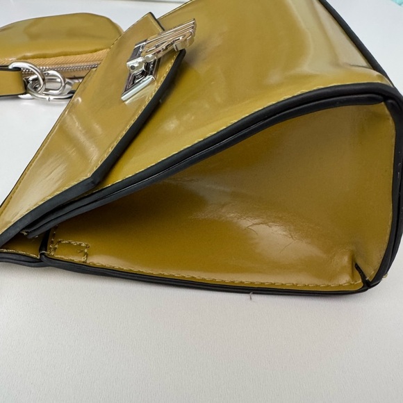 Steve Madden Yellow Mini Bag with Top Handle and Detachable Chain Strap - Picture 15 of 16